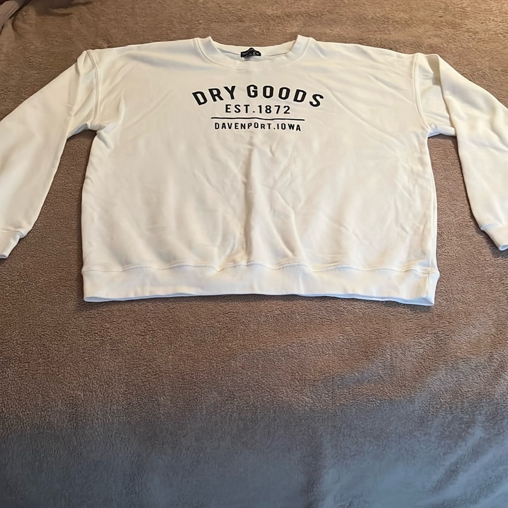 Dry Goods size L cream sweatshirt
